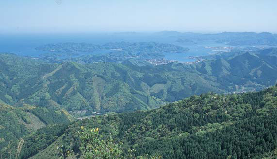 尺間山から豊後水道及び後背地を望むの写真