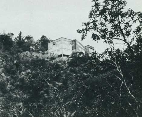 海抜608メートルの尺間山頂