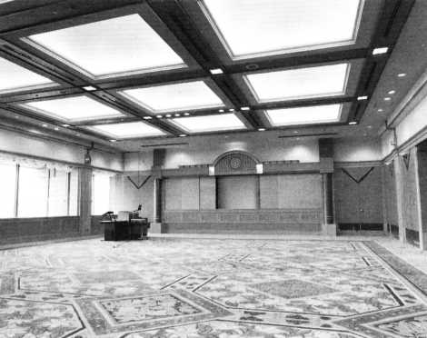 完成した大分県共同庁舎／大会議室