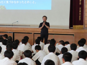 日田林工高校　浜崎先生講演の様子