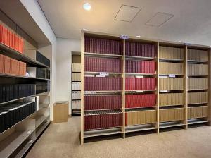 閲覧室に配架している複製本
