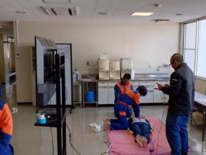 心臓マッサージ